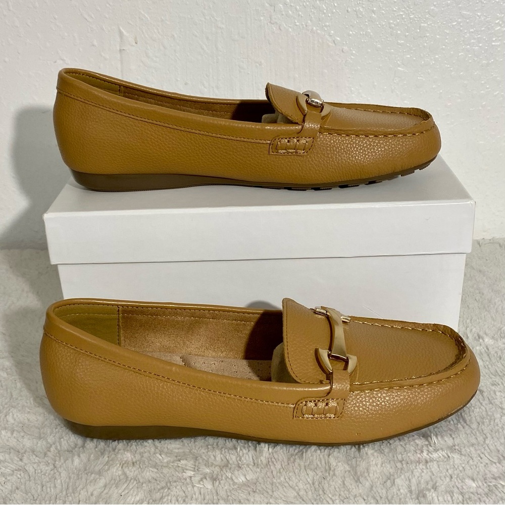 Easy Spirit Morgana Tan Loafers Women’s Size 8W Metal Bit Detail Vegan - Picture 3 of 9